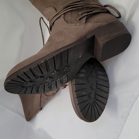 Very Volatile Lace up Boots - Picture 5 of 5